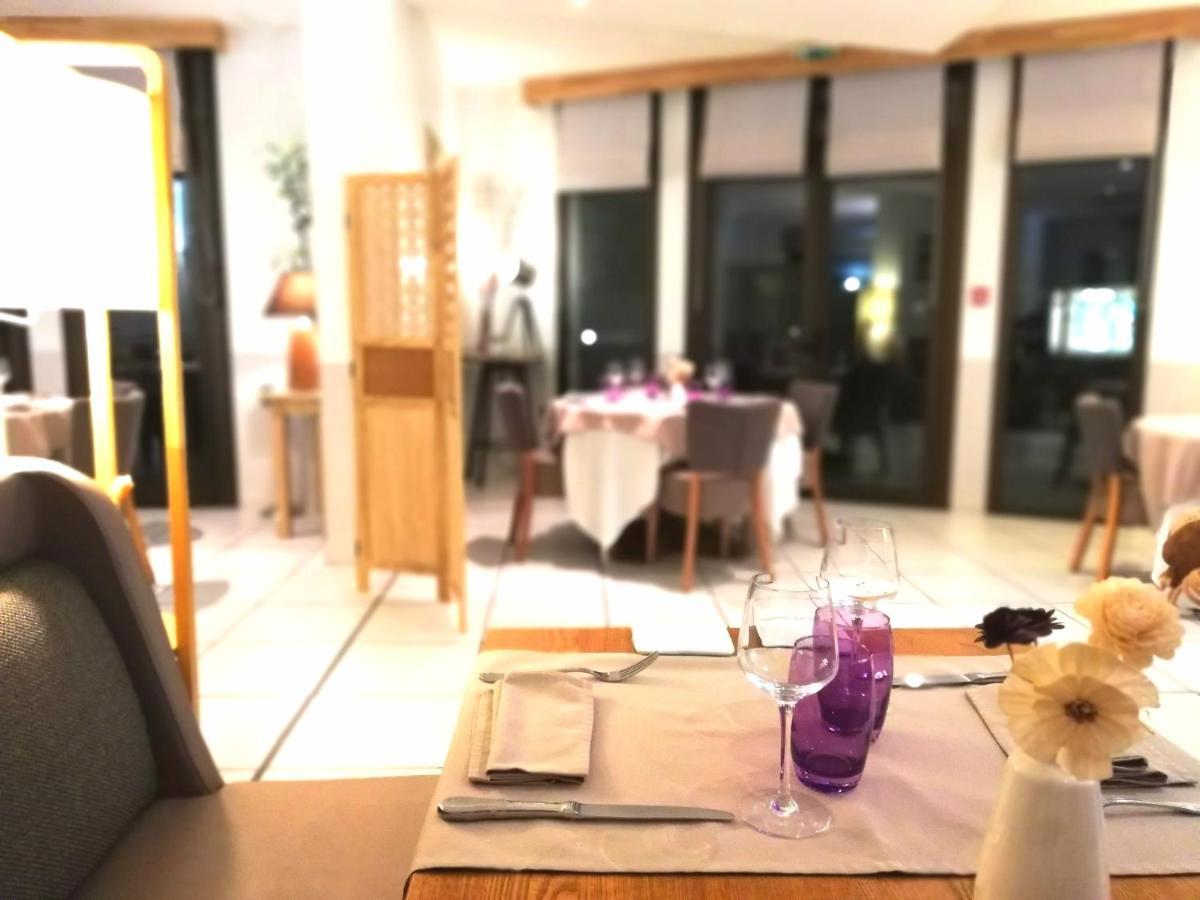 La Breille-les-Pins Logis Hotel Restaurant L'Oree Des Bois מראה חיצוני תמונה
