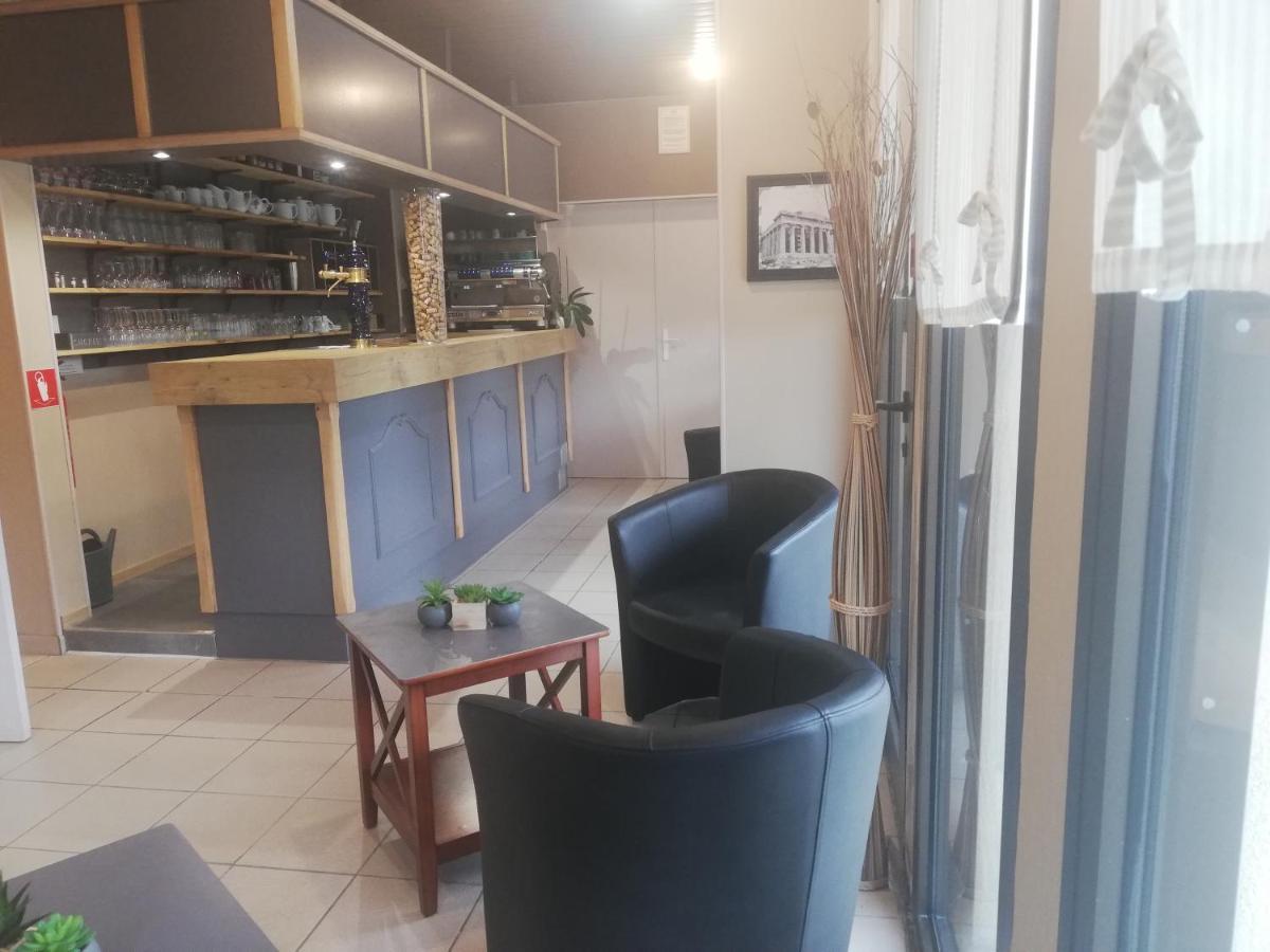 La Breille-les-Pins Logis Hotel Restaurant L'Oree Des Bois מראה חיצוני תמונה