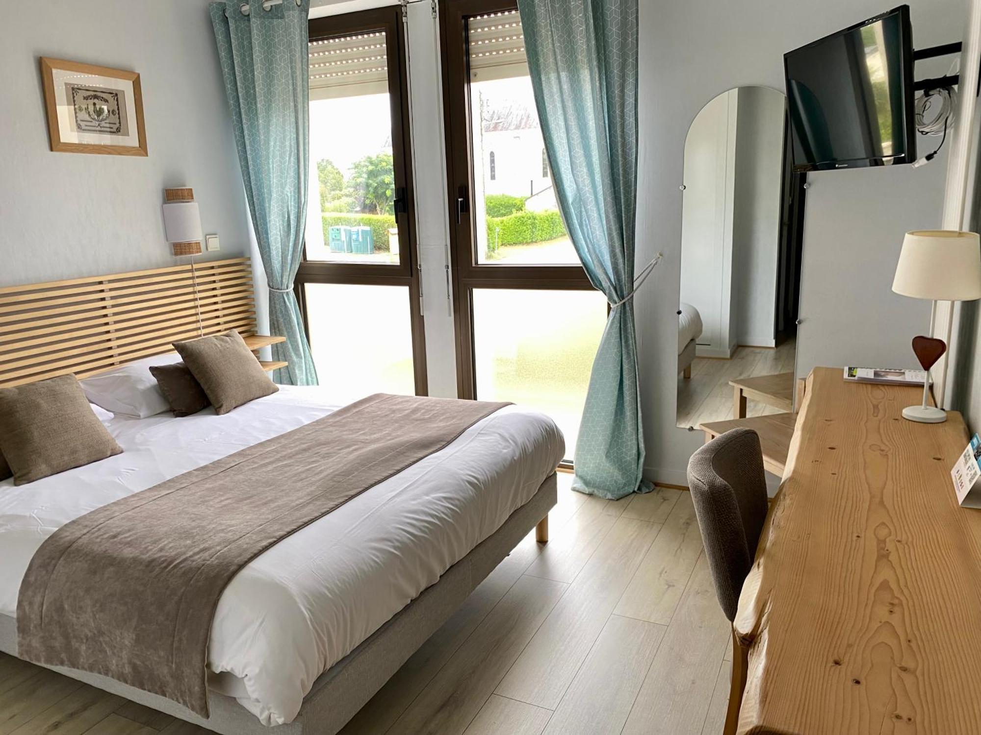 La Breille-les-Pins Logis Hotel Restaurant L'Oree Des Bois מראה חיצוני תמונה
