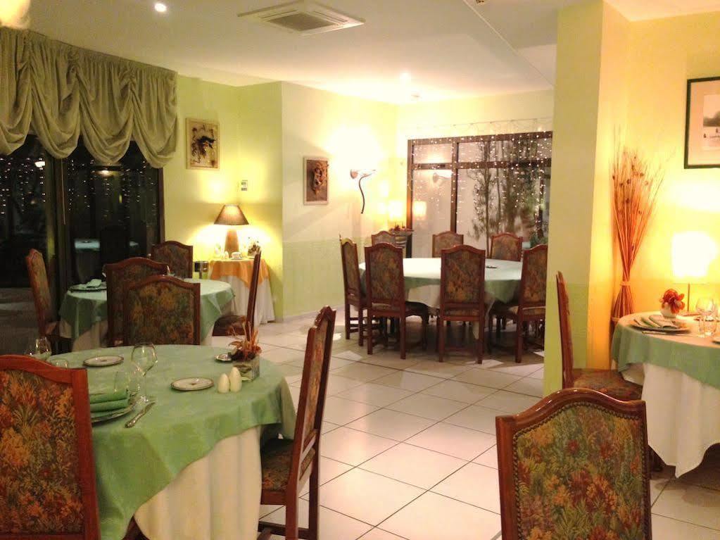 La Breille-les-Pins Logis Hotel Restaurant L'Oree Des Bois מראה חיצוני תמונה