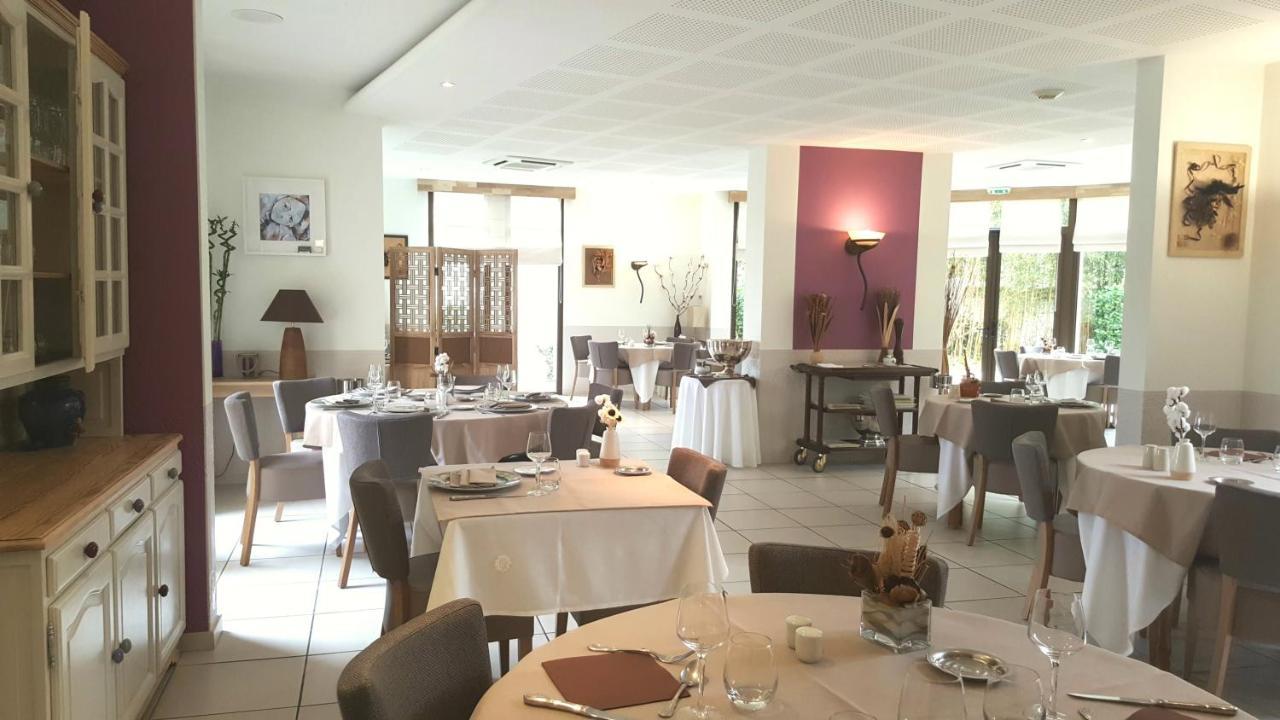 La Breille-les-Pins Logis Hotel Restaurant L'Oree Des Bois מראה חיצוני תמונה
